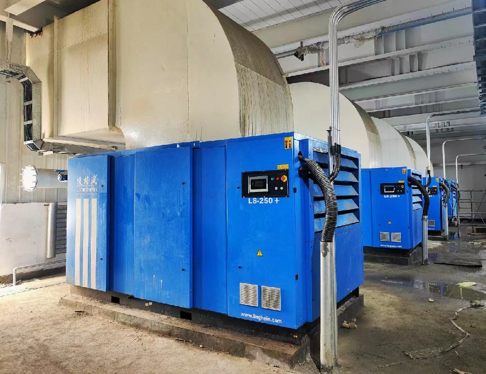 商洛凌格風(fēng)螺桿式空壓機(jī)LS250空壓機(jī)安裝調(diào)試